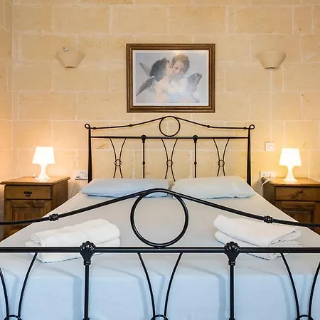 Σπίτι διακοπών 4 Bedroom With Private Pool & Views Nadur