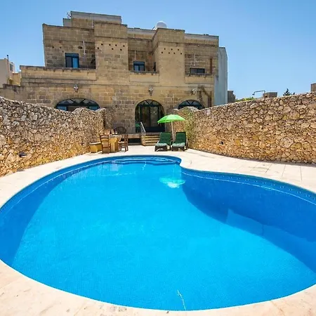 4 Bedroom With Private Pool & Views * Nadur