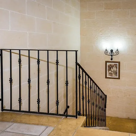 4 Bedroom With Private Pool & Views Prázdninový dům Nadur