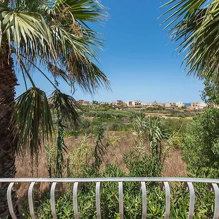 4 Bedroom With Private Pool & Views Nadur