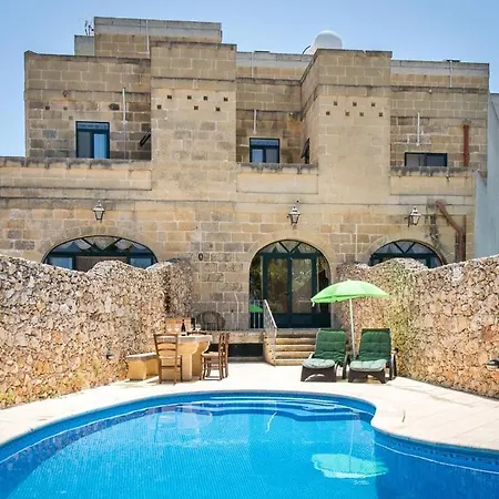 Prázdninový dům 4 Bedroom With Private Pool & Views *