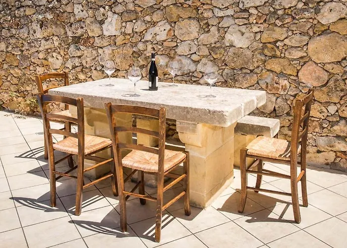 4 Bedroom With Private Pool & Views Nadur