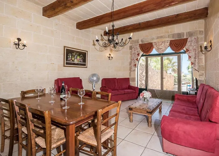 4 Bedroom With Private Pool & Views Dom wakacyjny