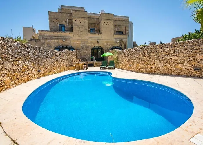 4 Bedroom With Private Pool & Views * Nadur